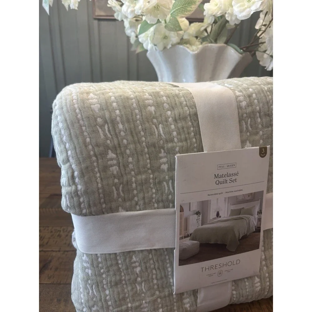 3 Piece Queen Matelasse Quilt and Shams Set Tinker Stripe Green - Threshold NEW
